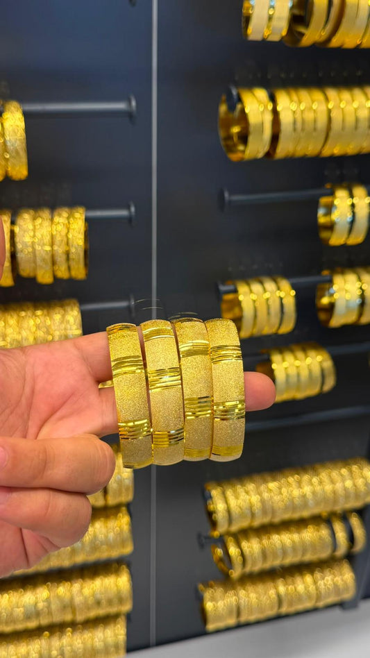 Gold Zarafet 15 mm Kumlu Çizgili Geniş Altın Kaplama Bilezik