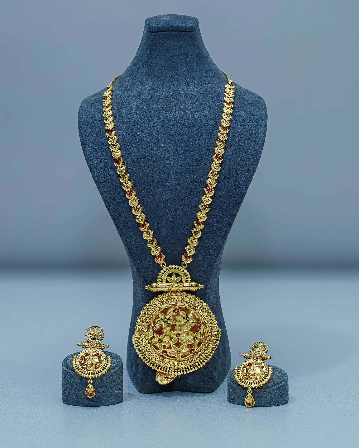 Gold Zarafet Bordo Mineli Yaprak Çelenkli Dev Hamaylı Gelin Kolye ve Küpe Seti - 22 Ayar Altın Kaplama