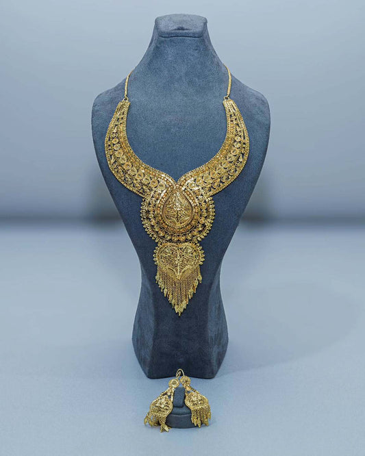 Gold Zarafet Damla ve Kalp Madalyonlu Püsküllü Gelin Gerdanlık ve Küpe Seti - 22 Ayar Altın Kaplama